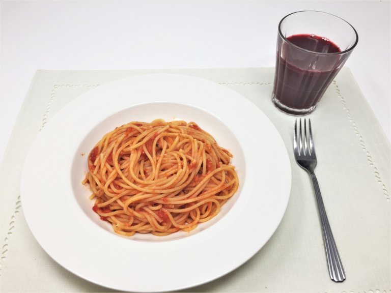 ポルコが食べたトマトスパゲッティを再現!紅の豚のジブリ飯 ...