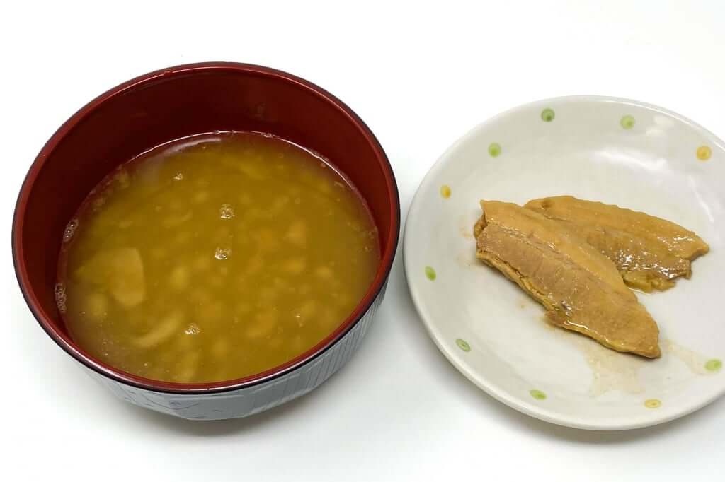 スープを器に入れる_つけ麺_ラーメンフクロウ_2020-10-10