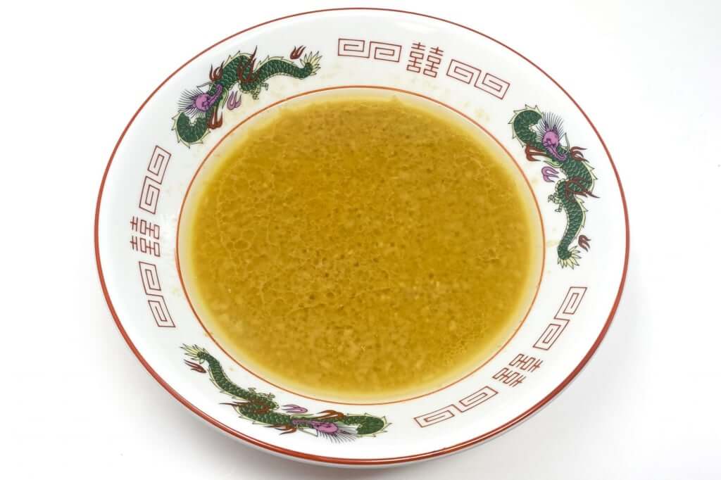スープを器に入れる_超ごってり麺ごっつ_ごってりみそラーメン_2021-01-10